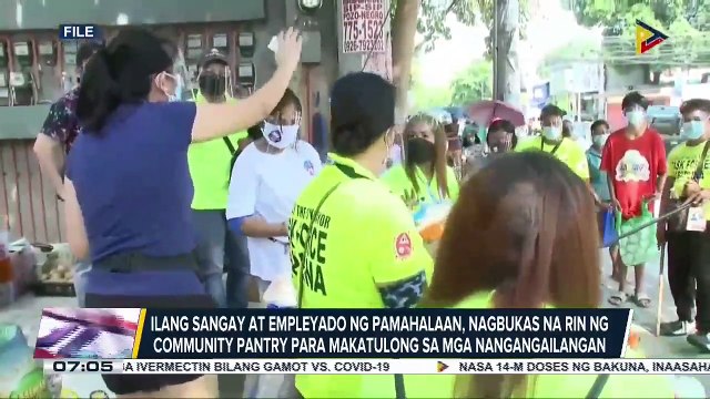 Ilang sangay at empleyado ng pamahalaan, nagbukas na rin ng community pantry para makatulong sa mga nangangailangan