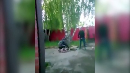 Kanalizasyona yanan kağıt atınca bakın neler oldu