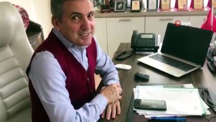 11 yaşındaki Dilek, kumbarasında biriktirdiği parayı poliklinik için bağışladı