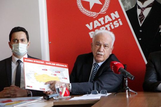 DOĞU PERİNÇEK TEK ÇIKIŞ YOLUMUZ KIRIM VE KUZEY KIBRIS TÜRK CUMHURİYETİ'NİN TANINMASI