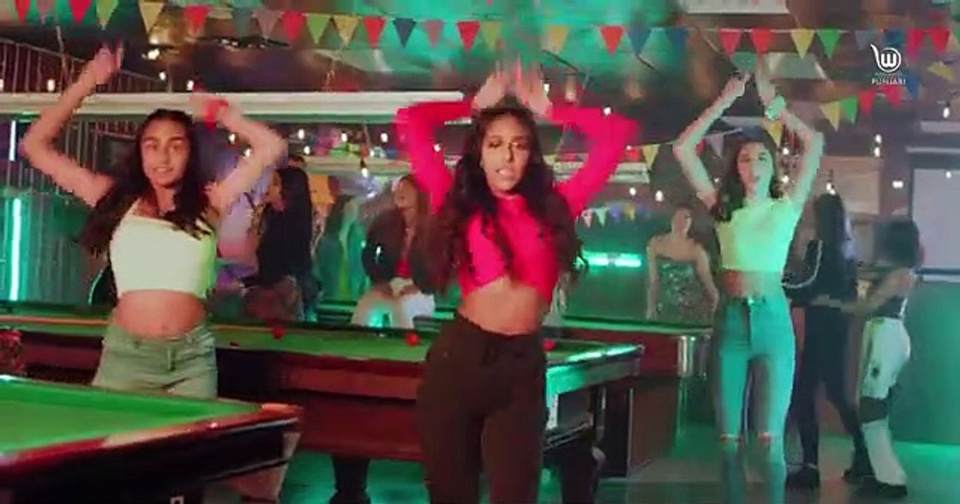 OYE_HOYE___OFFICIAL_VIDEO__by_RITU_BHAGGI___LATEST_PUNJABI_SONG_2020(360p)