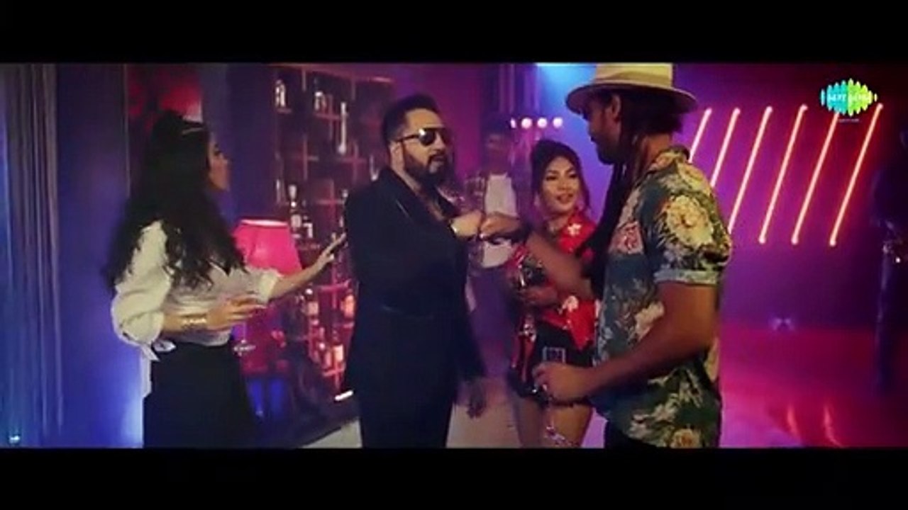 Roop_Tera_Mastana___Mika_Singh___Giorgia_Andriani___Manvi_Khosla___Nawaz_Shaikh___Lyrical(360p)