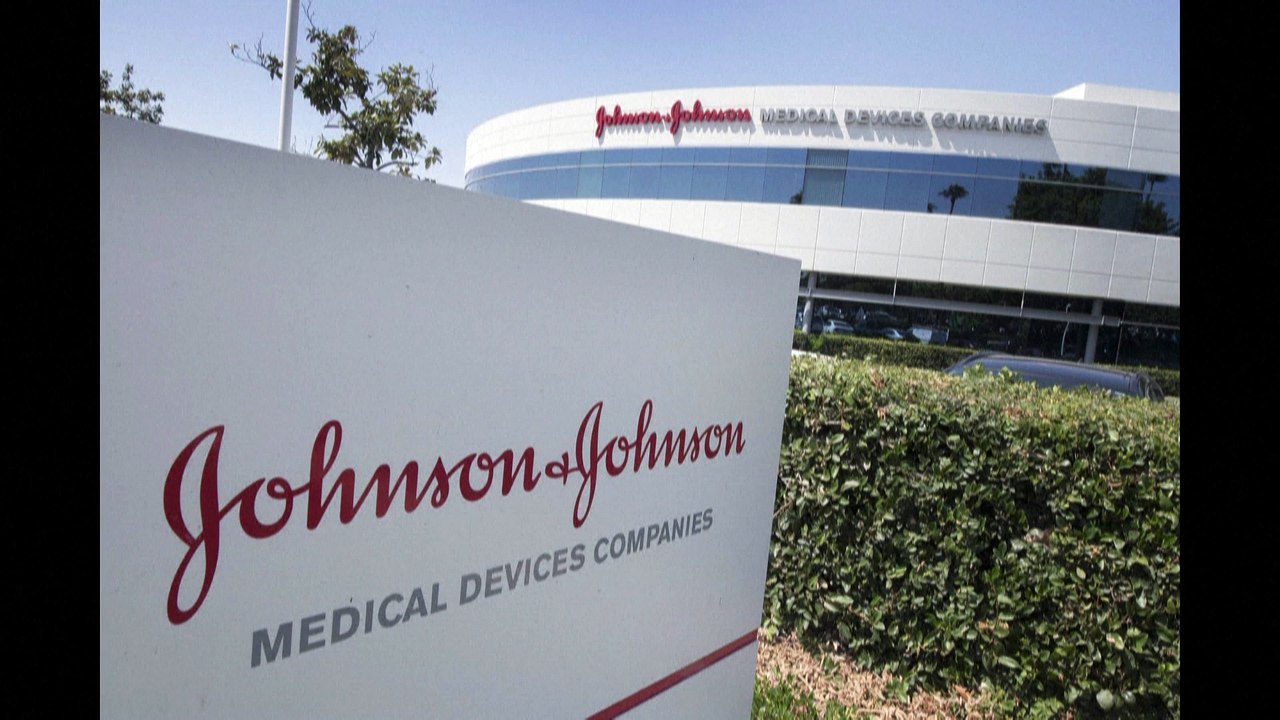 L'Agenzia europea del farmaco ammette legami con trombosi ma "approva" il vaccino Johnson & Johnson
