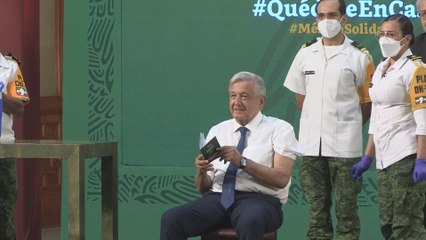 El presidente de México se vacuna con AstraZeneca