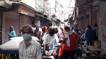 लापरवाह हुए लोग तो प्रशासन ने दिखाई सख्ती, सील की गईं 31 दुकानें