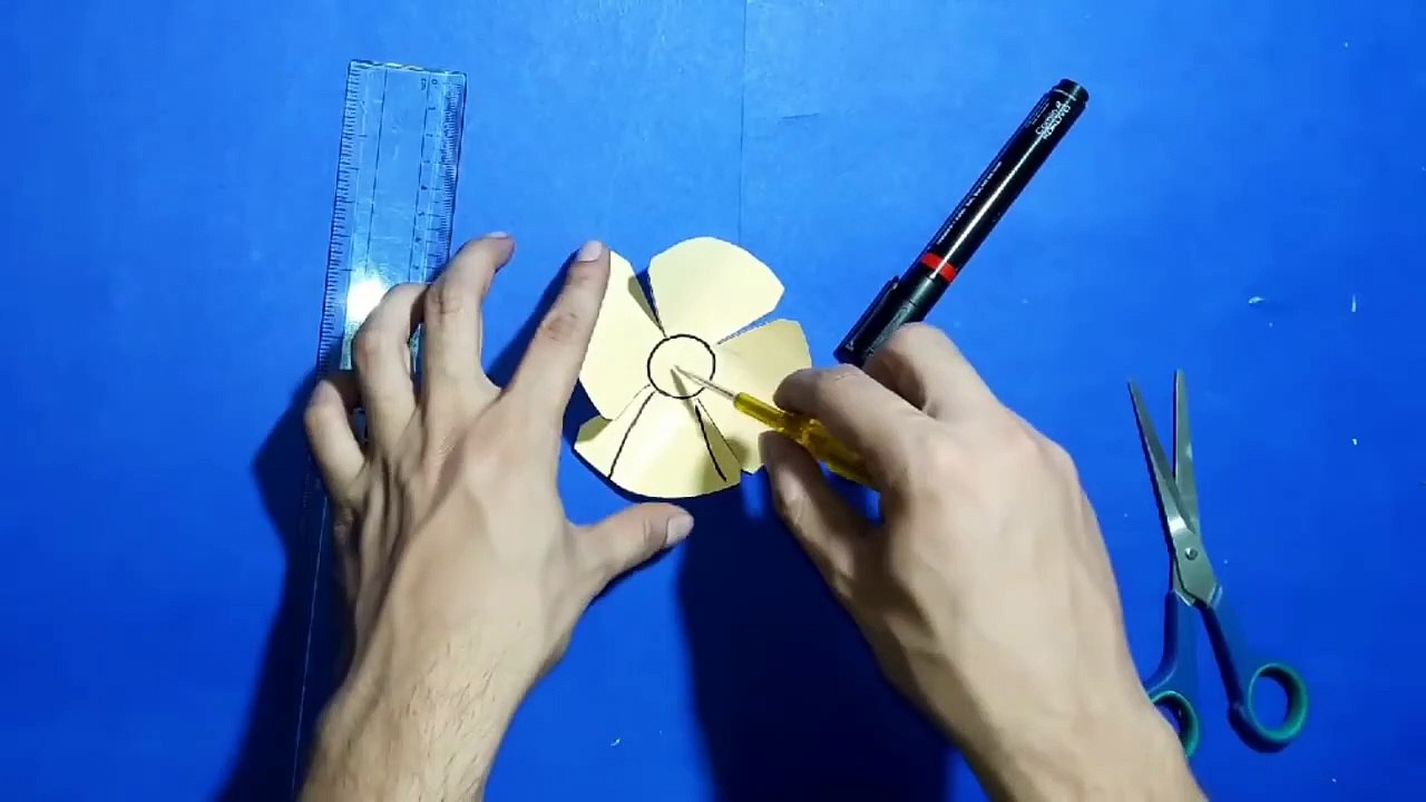 Diy Room Decor Ideas -Paper Flower Wall Decoration Ideas Easy And Simple