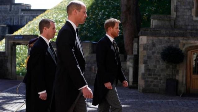 Tüm dünyanın merak ettiği Prens William ve Harry'nin cenaze sırasındaki sohbeti deşifre edildi