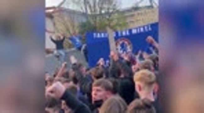Chelsea - Nous avons sauvé le football chantent les supporters
