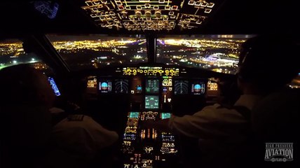 Gece iniş yapan uçağın kokpit görüntüleri kamerada