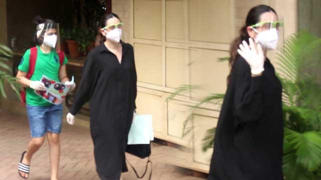 Kareena Kapoor के घर माँ का Birthday मनाने बेटे Kiyaan को लेकर पहुंचीं Karishma Kapoor | FilmiBeat