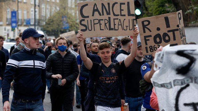 Football Super League breakaway in ruins after English clubs quit