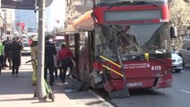 Beşiktaş'ta çift katlı otobüs bariyerlere çarptı: 1 yolcu hayatını kaybetti