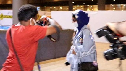 Hina Khan's father death: Hina के पीछे पड़े Paparazzi पर भड़के Vikas और Himanshi Khurana। FilmiBeat