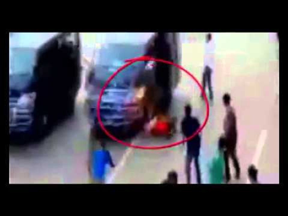 খালেদার গাড়ি বহরে যা ঘটেছিল - JagoNews24.com