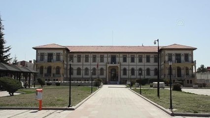 Çiftçinin tarla sürerken bulduğu "Hermes heykelciği" Çorum Müzesi'nde sergileniyor