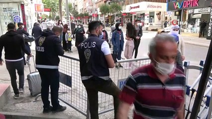 Elazığ’da sosyal mesafe için 3 cadde araç trafiğine kapatıldı