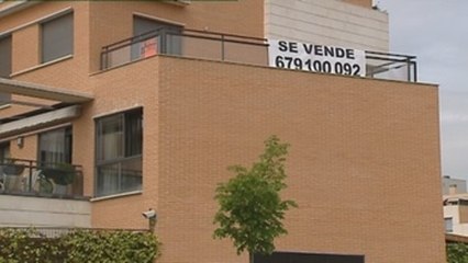 La compra de vivienda suaviza su caída al 4,3% y encadena dos meses a la baja
