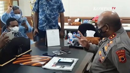 Télécharger la video: Kapolda Papua Minta Waspadai Pergerakan KKB: Mancing Aparat untuk Ambil Amunisi dan Senjata