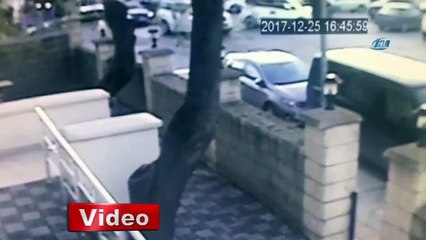 Vicdan yoksunu sürücü engelli şahsa böyle çarptı