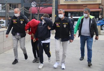 ESKİŞEHİR'DE OTOMOBİLDEN TEYP ÇALAN 2 ŞÜPHELİ YAKALANDI
