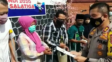 Polres Salatiga Bagikan Kaki Palsu untuk Korban Kecelakaan