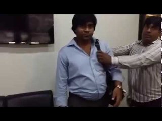 বিমানবন্দরে অভিনব প্রতারণা