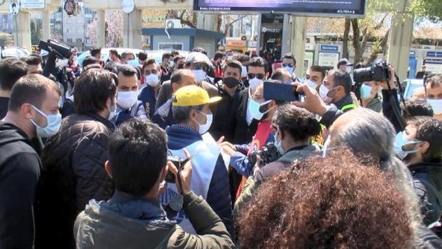 BAKIRKÖY'DE 1 MAYIS AÇIKLAMASI İÇİN TOPLANAN GRUBA POLİS MÜDAHALESİ