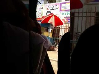 ছাত্রীকে রিকশা থেকে নামানোর দৃশ্য ভাইরাল-Jagonews24.com
