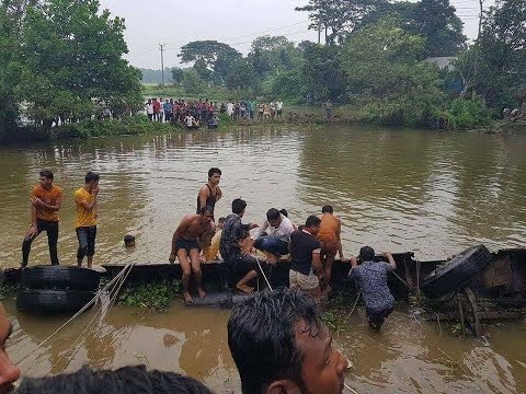 যাত্রী নিয়ে ডুবে গেলো বাস | Jagonews24.com