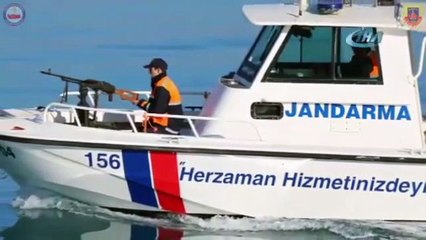 Jandarma zor şartlarda vazifesinin başında