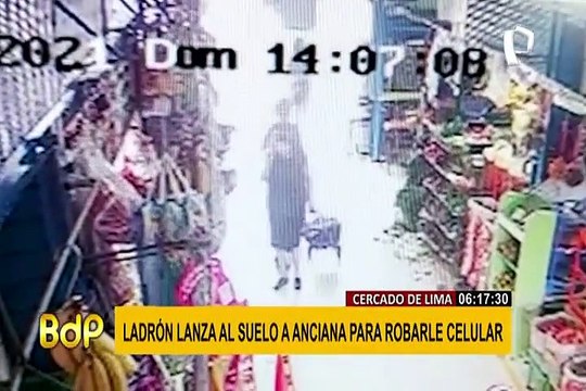 Cercado de Lima: ladrón lanza al suelo a una anciana para robarle su celular