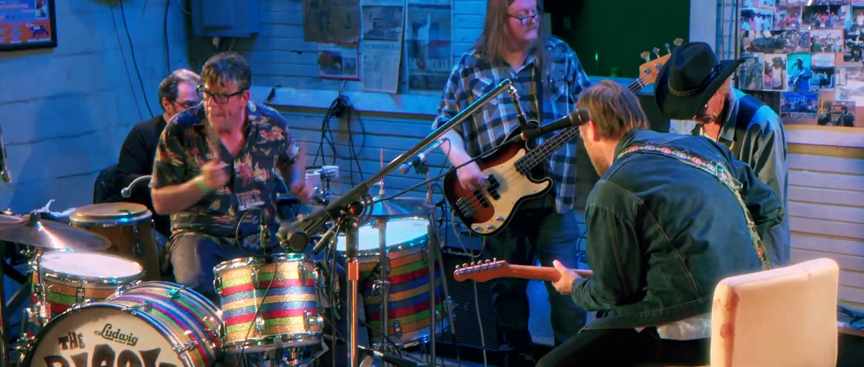 The Black Keys Crawling Kingsnake [Official Music Video] Vidéo