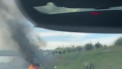 Son dakika! Riva Kuzey Marmara Otoyolu'nda kamyonet yangını