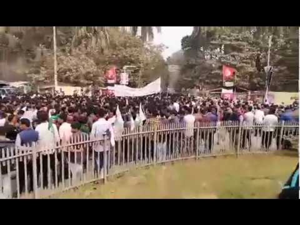 উদ্যানের চারপাশে উৎসব, ভেতরে ঢুকতে দীর্ঘ লাইন - jagonews24.com