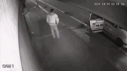 Entró a robar una casa y cuando se escapaba se cayó desde un balcón