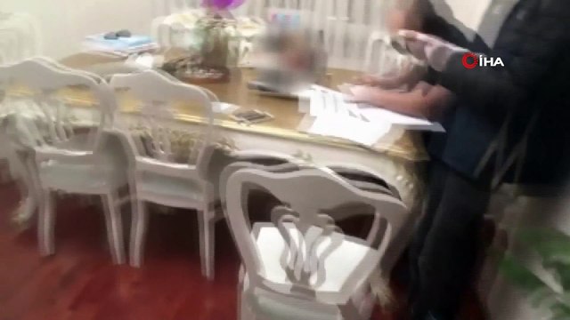 Hücre evinin çatısına saklanırken yakalandı...FETÖ’nün hücre evlerinde viski ve şarap şişeleri çıktı