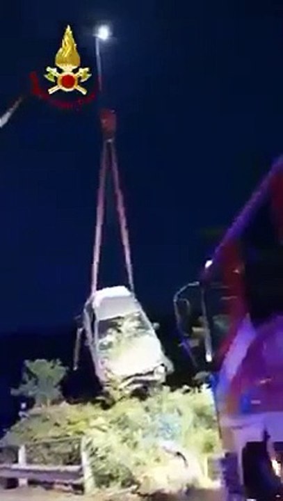 Laglio (CO) - Auto finisce in una scarpata (21.04.21)