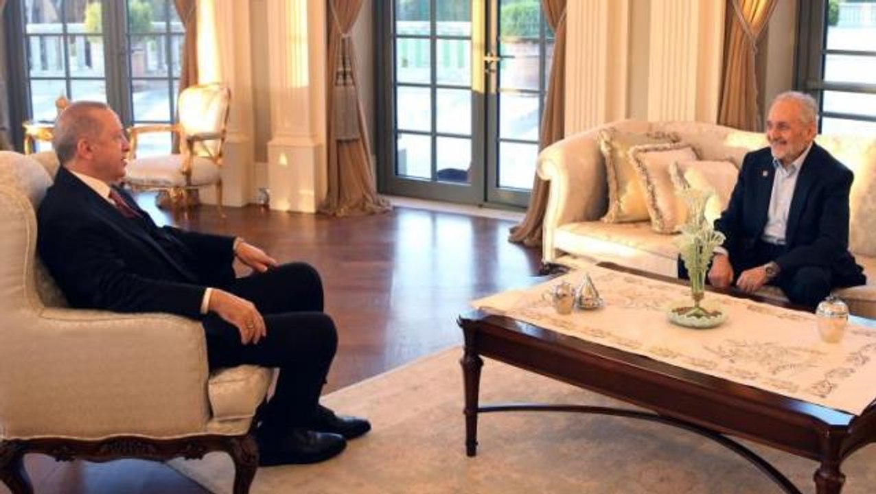 Cumhurbaşkanı Erdoğan, son görüşmeleri ittifak iddialarını alevlendiren Oğuzhan Asiltürk'le iftar yaptı