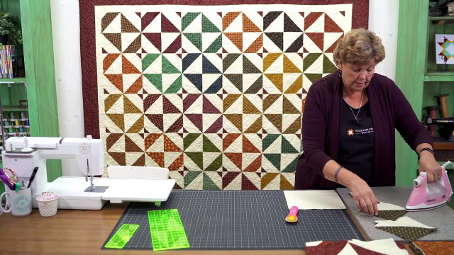 Make An Easy Out Of Time Hourglass Quilt With Jenny Doan Of Missouri Star (Video Tutorial)