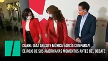 Isabel Díaz Ayuso y Mónica García comparan el rojo de sus americanas momentos antes del debate