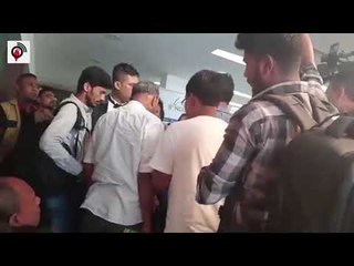শমী কায়সারের ফোন দুটি চুরি করে নেয় সাদা টি শার্ট পরিহিত এক তরুণ || jagonews24.com