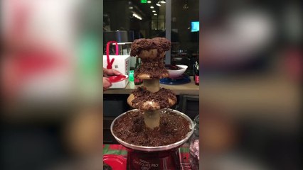 Midenizin kaldırmayacağı bir çikolata şelalesi!