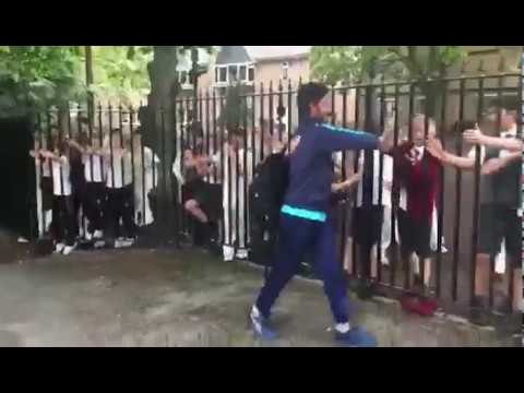 কার্ডিফে বাংলাদেশের ক্রিকেটারদের নিয়ে খুদে ভক্তদের হুলস্থুল কাণ্ড | jagonews24.com