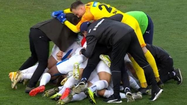 Yılmaz Vural son saniye zaferiyle havalara uçunca öğrencisi Emrah Başsan, Çok komik adam yorumunu yaptı