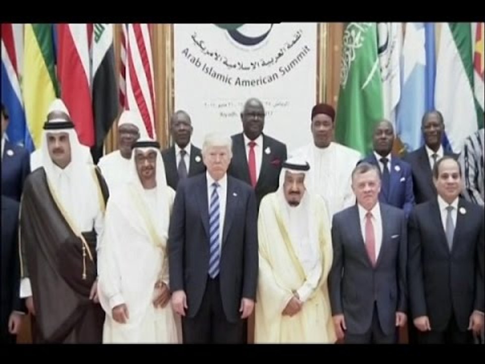 الملك سلمان في القمّة الإسلامية الأميركية يحدِّ...