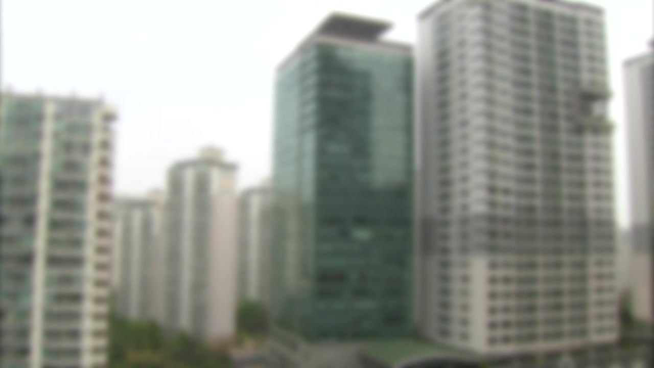 구로구 빌딩 콜센터 세 곳 관련 확진 36명...직장 감염 계속 / YTN