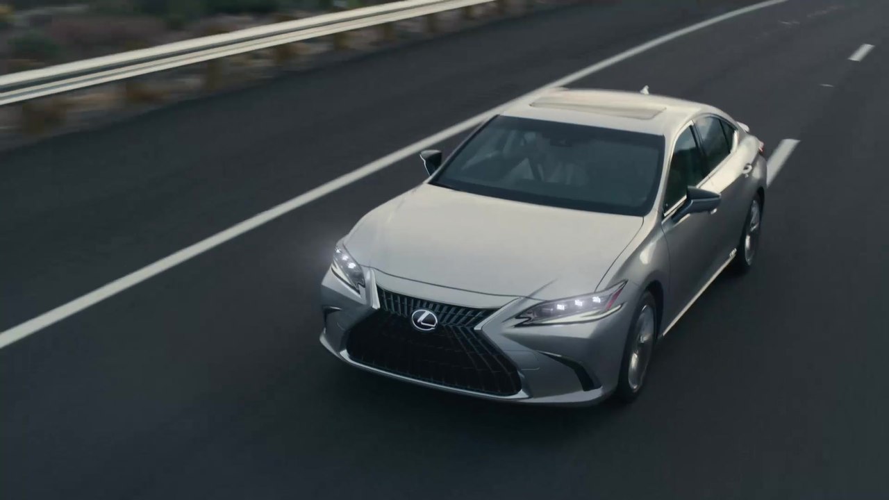 World Premiere for the new Lexus ES Trailer