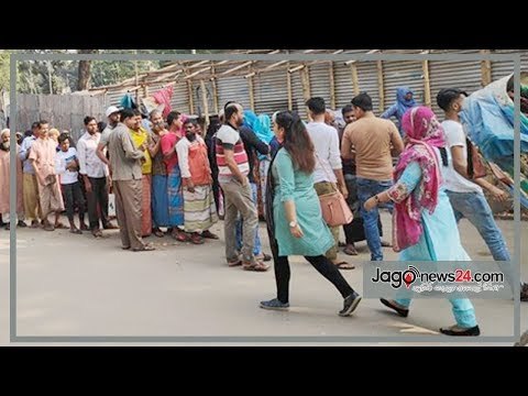 ফাঁকা রাস্তায় পেঁয়াজের ট্রাকের জন্য অপেক্ষা | Jagonews24.com
