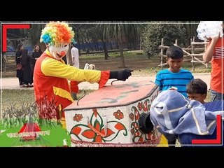 বিজয় দিবসে বায়োস্কোপ ফেরি করছেন ইউসুফ | Jagonews24.com