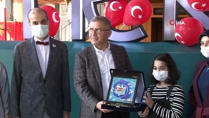 11 yaşındaki sanatçının 'sergi' hayali Üsküdar'da gerçekleşti